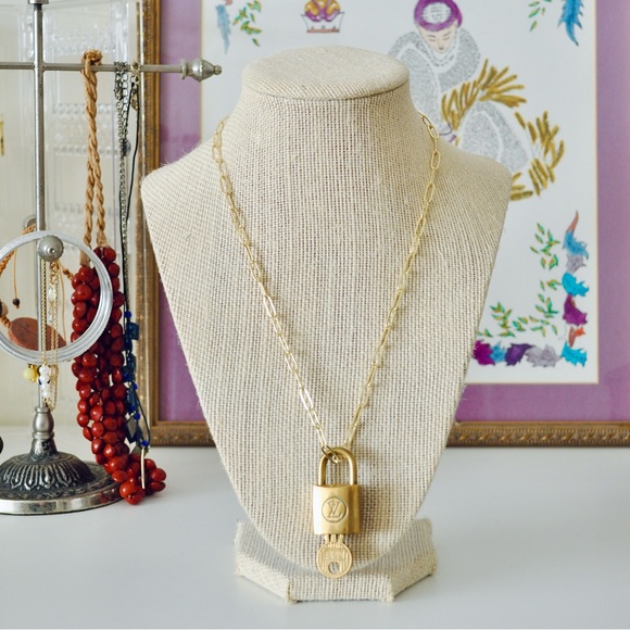 !!RARE!! LV Gold Tone Lock and Key #206 - Picture 3 of 12